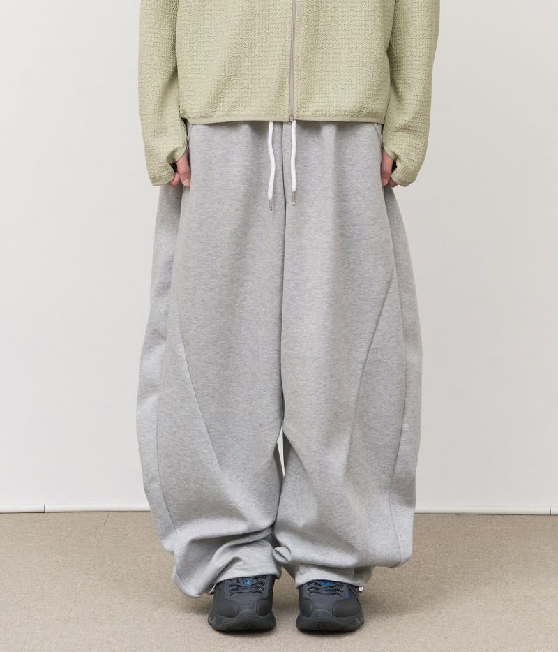 HIFIFNK（ハイファイファンク）の「Eti Curved Sweatpants（Pants）」
