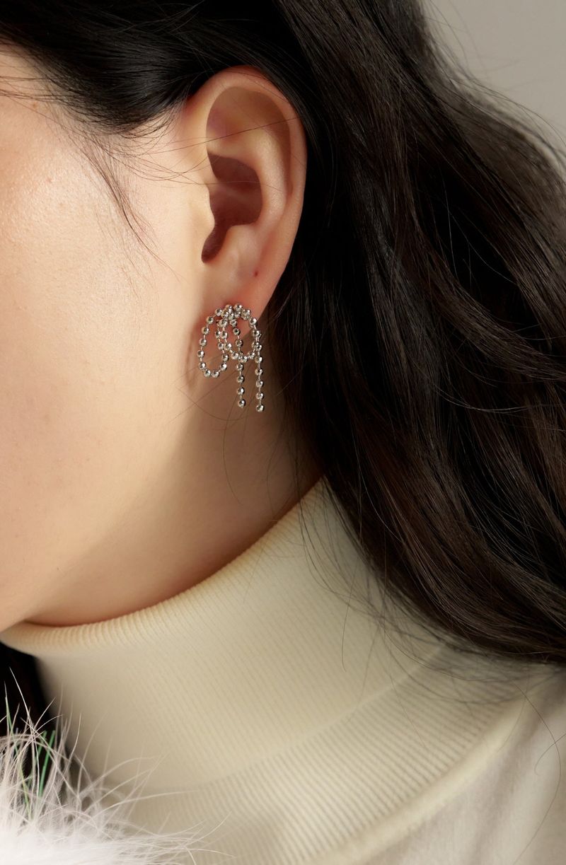 holi short ribbon earring - silver