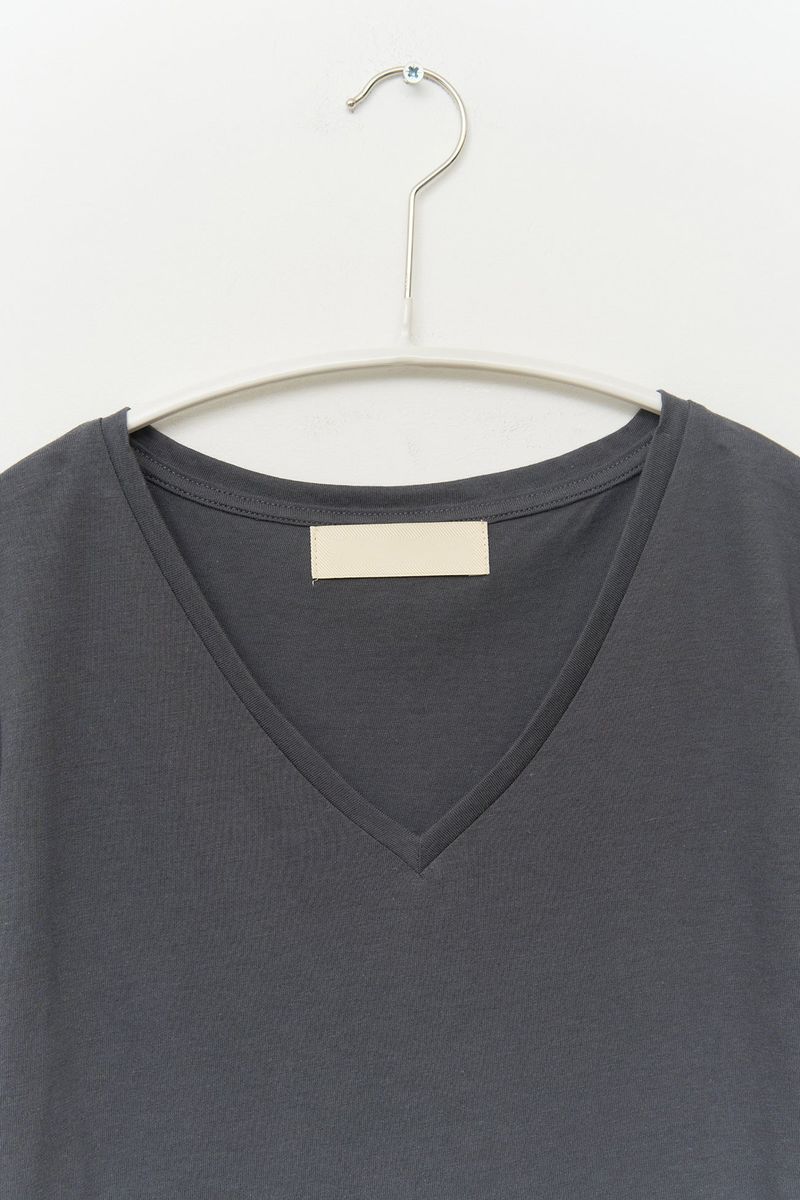 (W) Loading V-neck Top