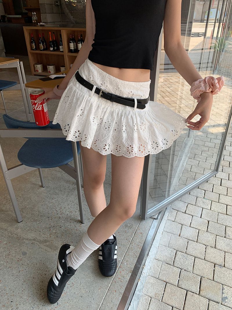 dereborujo（ドレボルゾー）の「Punching Belt White A-line Skirt (including belt)（Skirts）」