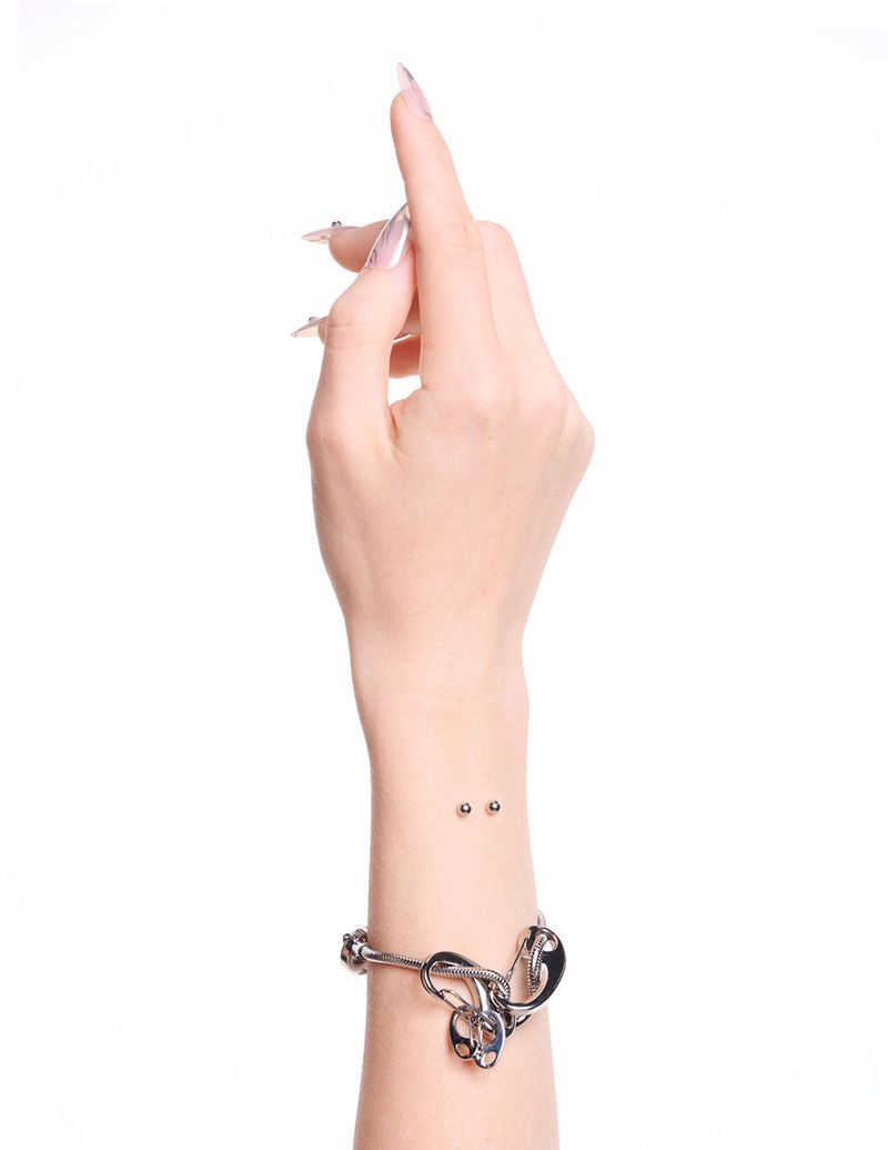 MichiRooM（ミッチルーム）の「Curve Bracelet（Accessories）」