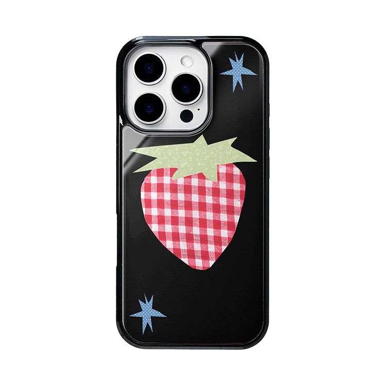 1081（イルゴンパルイル）の「[르세라핌 채원 착용] ストロベリーガラスバンパーケース ( Black )（スマホグッズ/小物）」
