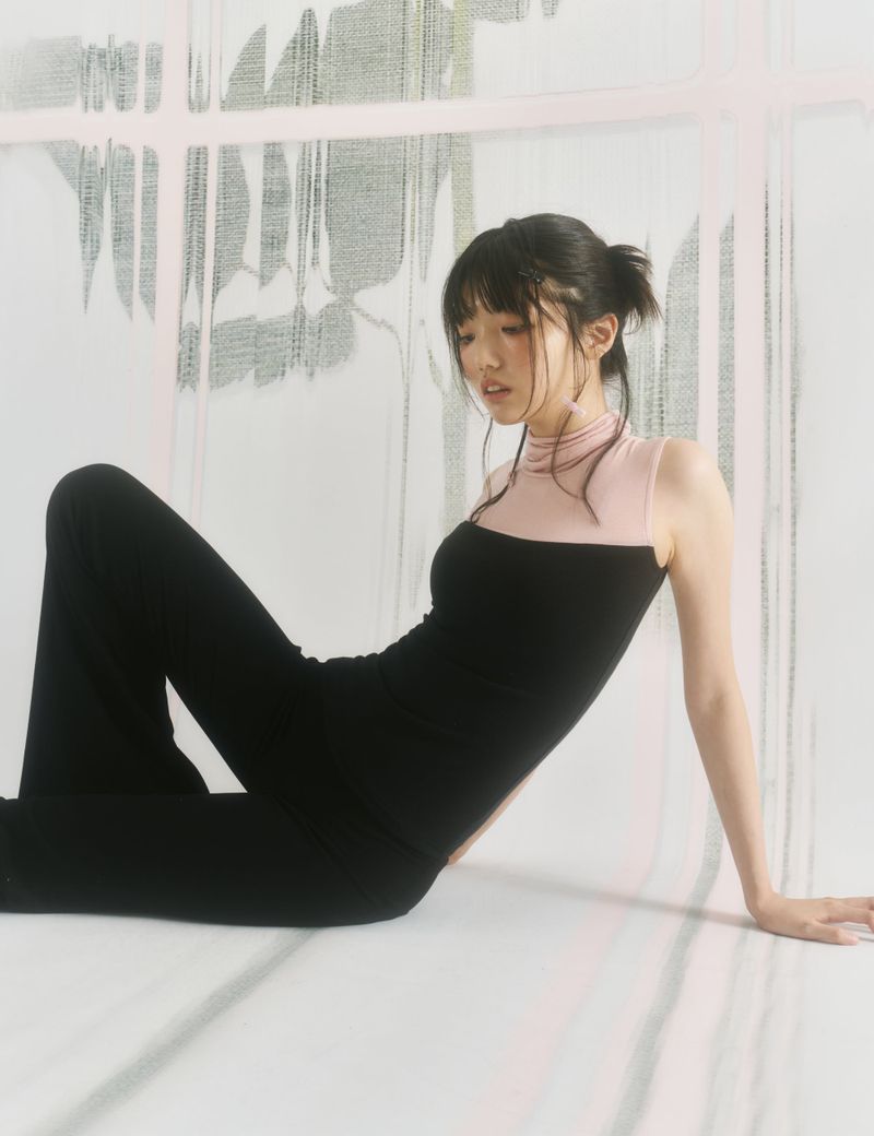 Two-tone Turtleneck Top (BLACKPINK)