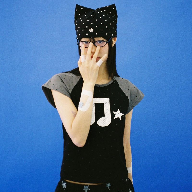 Melody Star Raglan T-shirt - BLACK