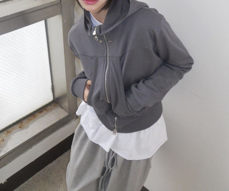 stud hood zip-up