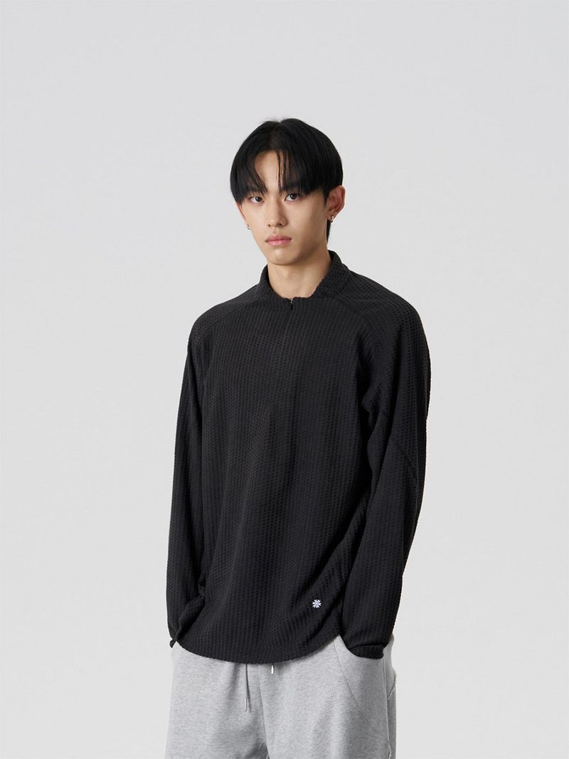 FMACM Diamond-Pattern Fleece-Lined Half-Zip Long-Sleeved T-Shirt