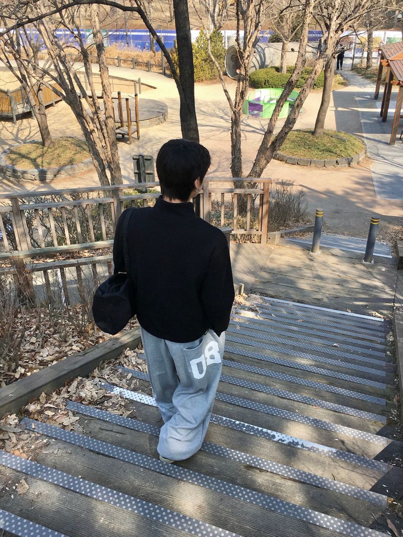 08 Basic Pintuck Wide Sweatpants 4C
