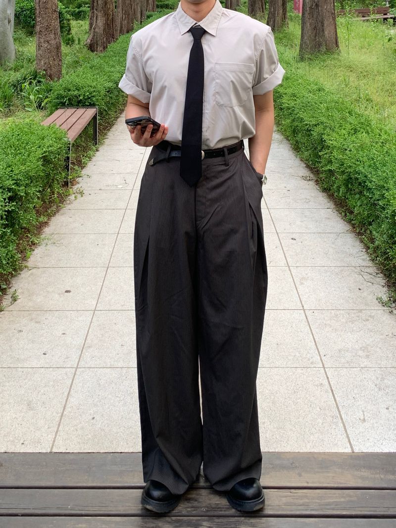 Double Tuck Stripe Wide Slacks