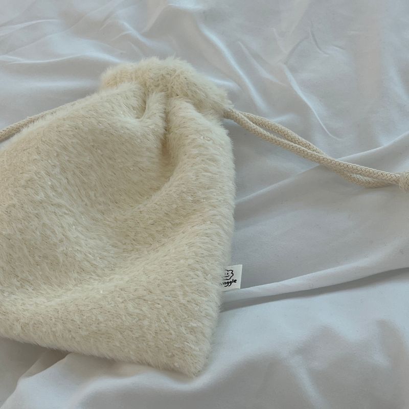 FLUFFY STRING POUCH (2 color)