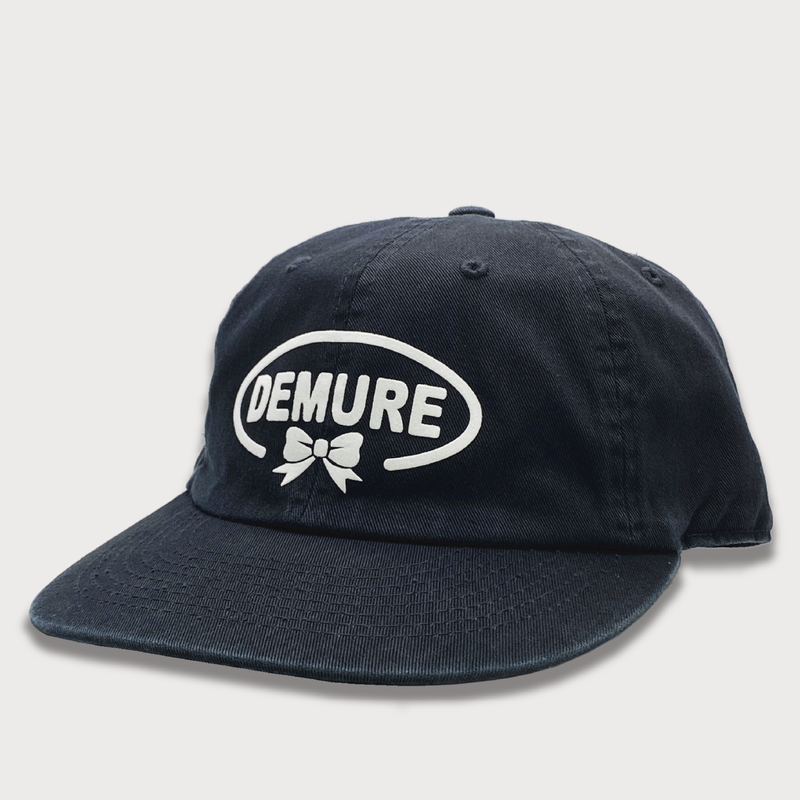 DEMURE RIBBON CAP