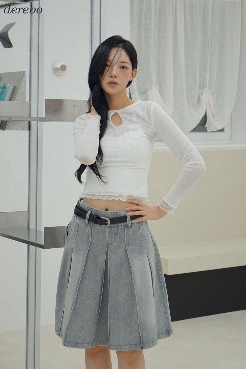 embroidered white lace long-sleeved T-shirt