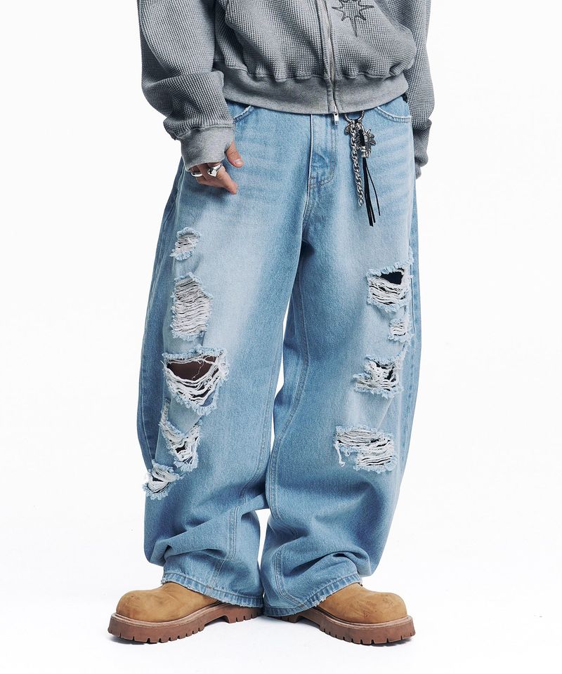 EASY NO EASY（イージーノーイージー）の「Distressed Curved Denim Pants - Light Blue（Pants）」
