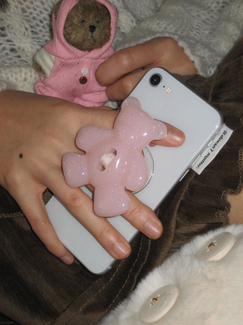 it doesn't matter.（イットダズントマッター）の「[Formica] *グリッター* ピンキーベアボタントック, Mag safe（スマホグッズ/小物）」