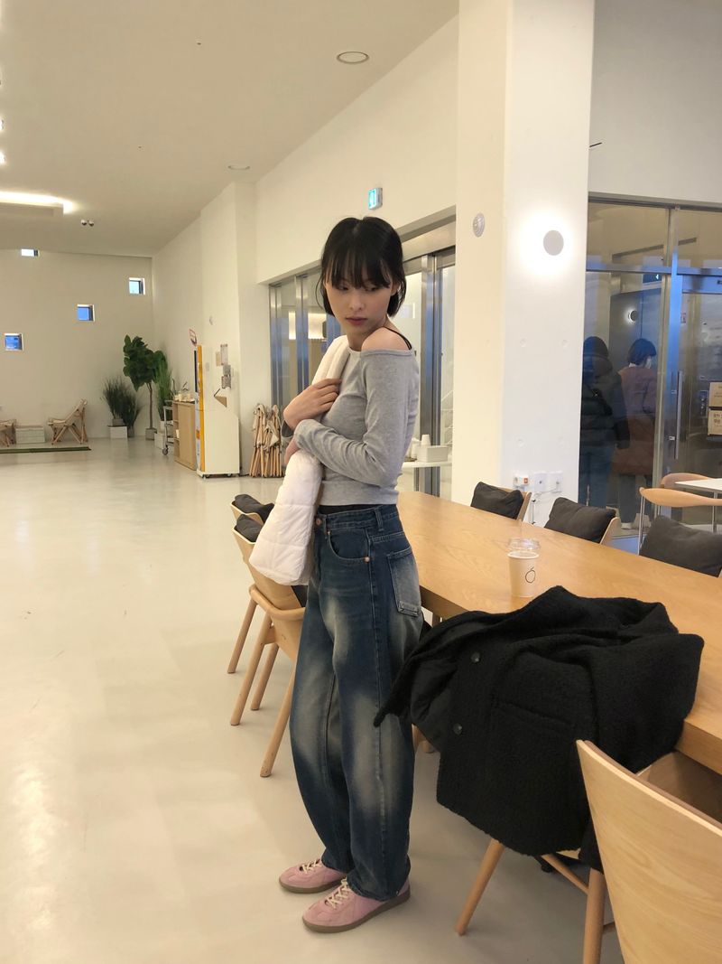 Funny diagonal slim off-shoulder T