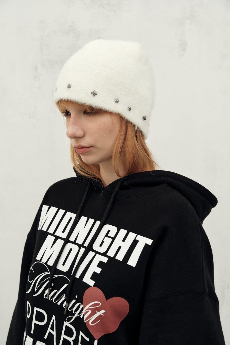 ey cr beanie (ivory)