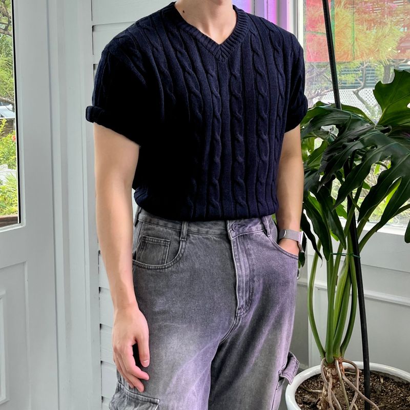 Cable v-neck short-sleeve knitwear