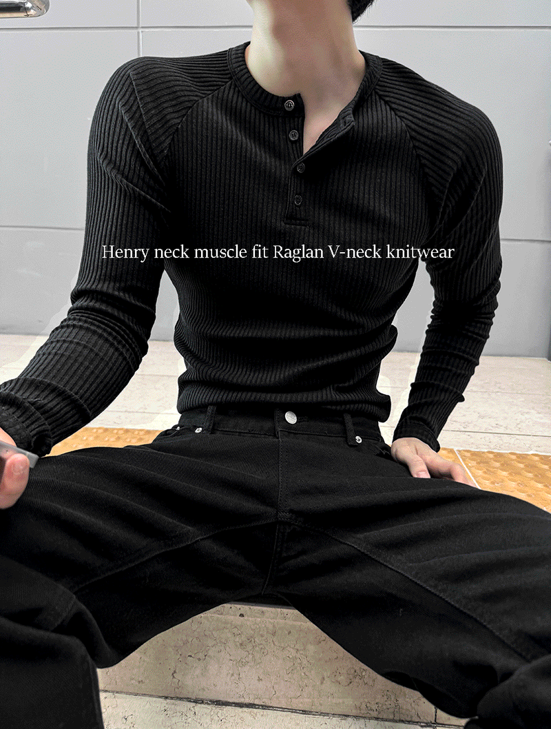 COSYHARU(コシハル)の「Henry neck muscle fit Raglan V-neck knitwear(Tops)」