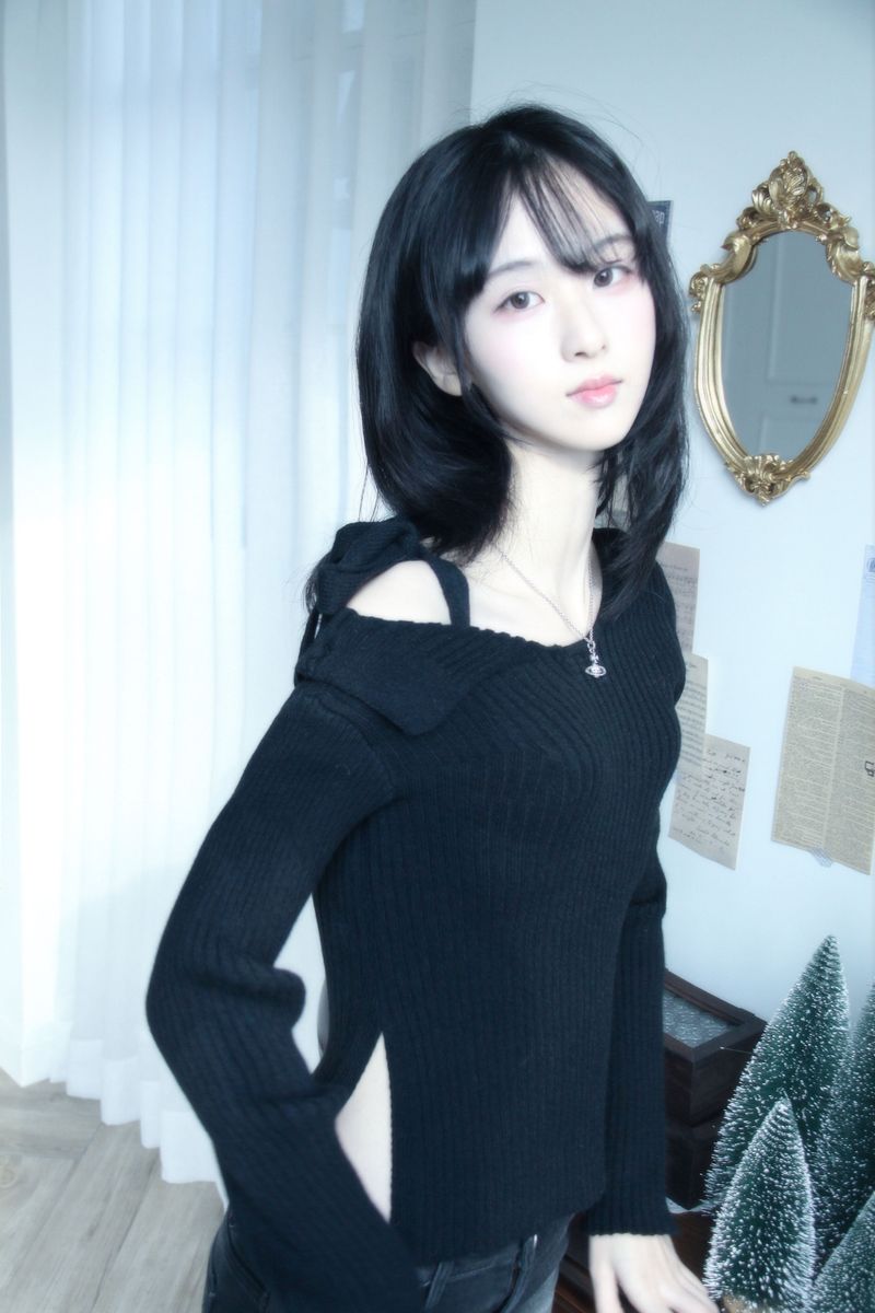 aoyu（アオユ）の「ソフトオフショルダーニットウェア (2color)（トップス）」
