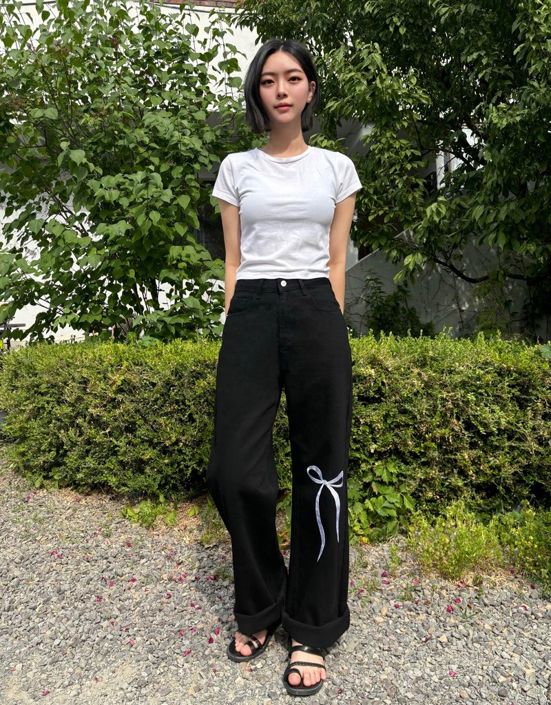 RIBBON EMBROIDERED BLACK DENIM PANTS code 18203