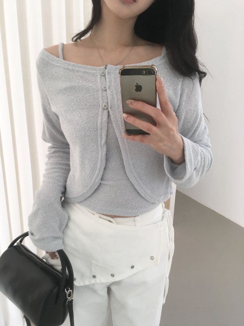 Forming sleeveless cardigan set
