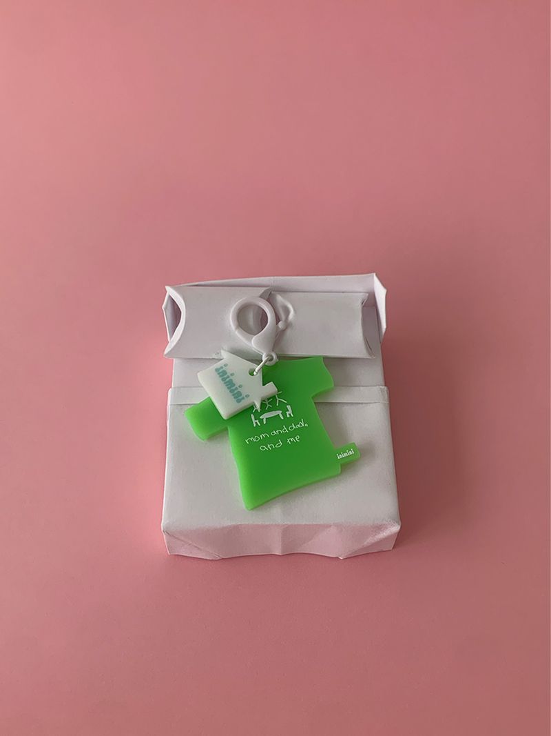 Green T-shirts keyring