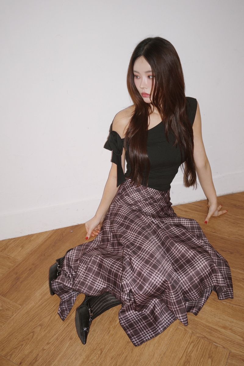 Unbalanced High Midi Checkered Skirt
