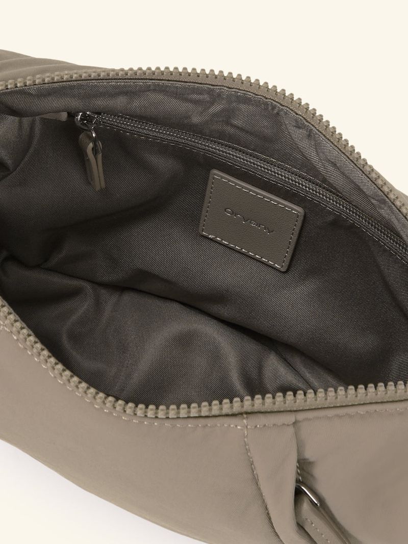 Banana Crossbody L