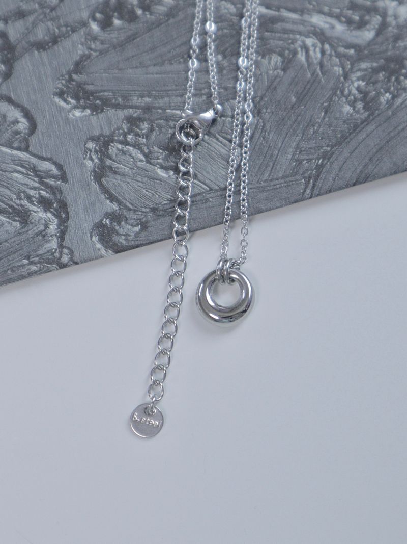 Donut pendant necklace