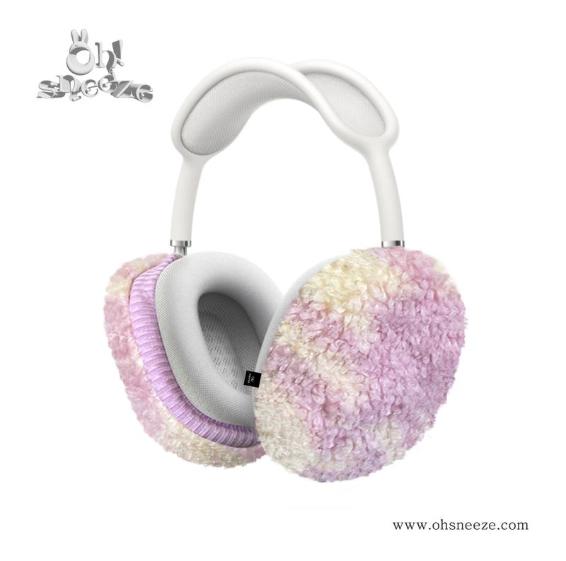 Oh! sneeze（オスニーズ）の「fluffy case_ raspberry milk（Smartphone Accessories）」