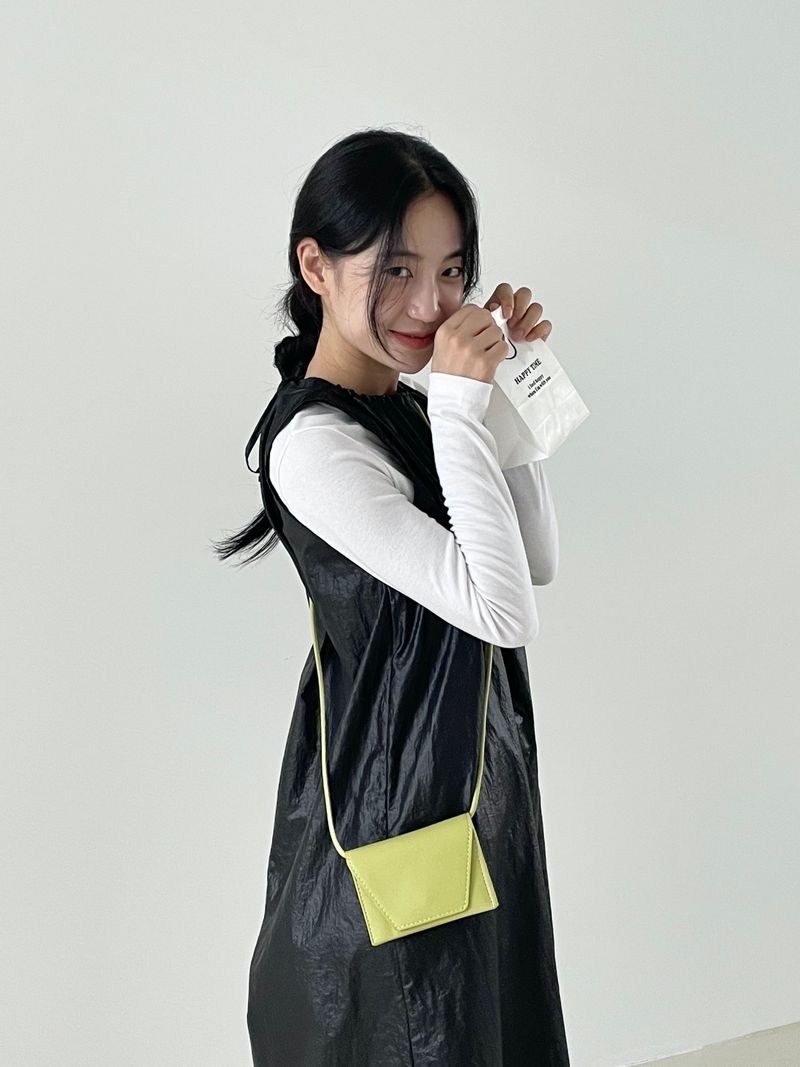 Letter cross bag 