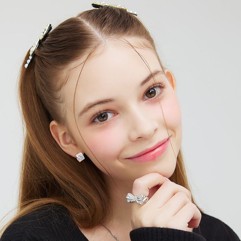 BOLD RIBBON SILVER RING