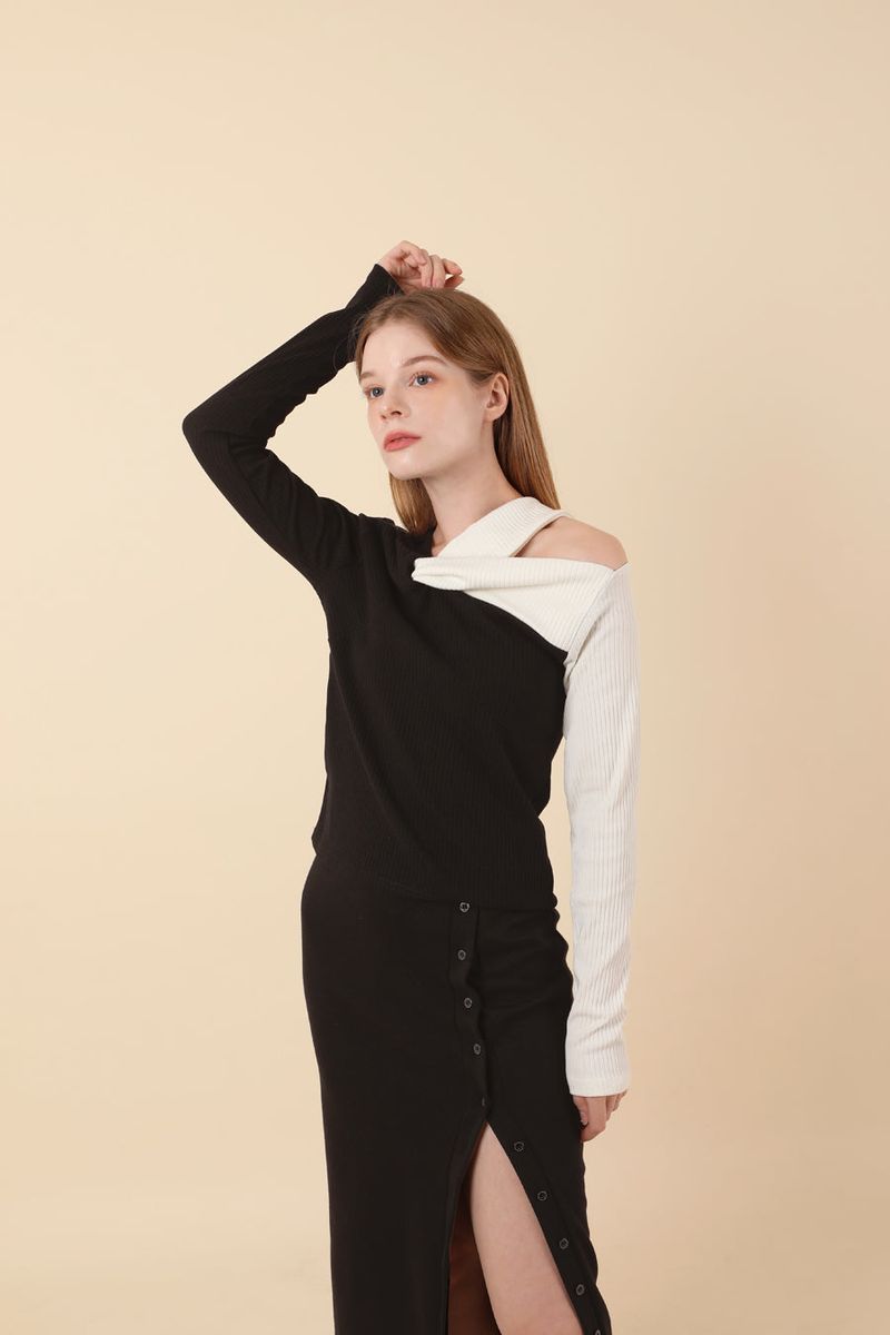 Twist Off Shoulder T-shirt Black