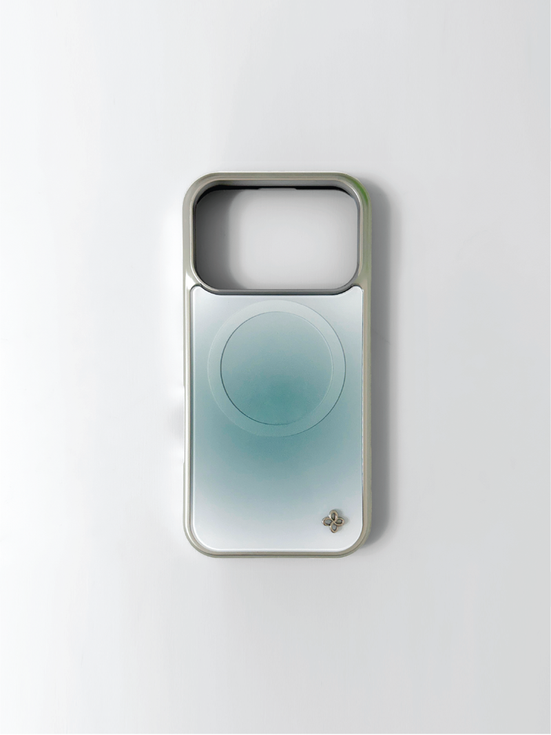 tteul（トゥル）の「[Glass Silver] Fog Case (Mag safe)（Smartphone Accessories）」