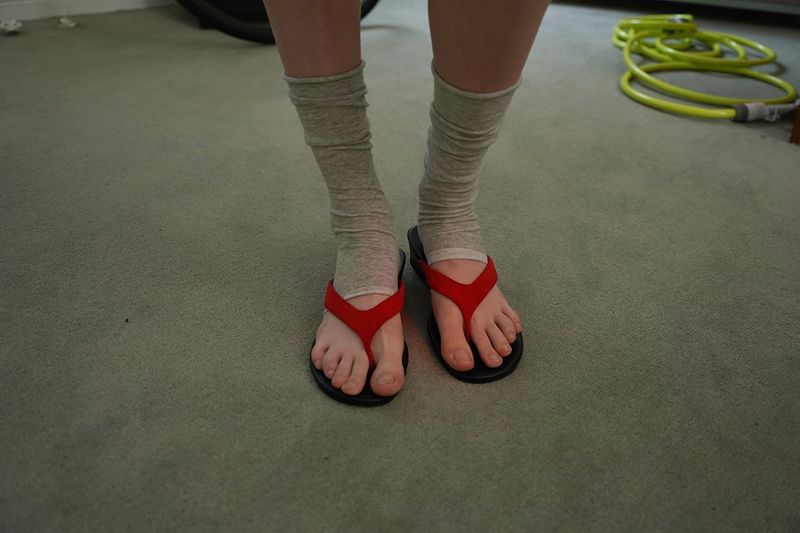 Simple flip-flop_red
