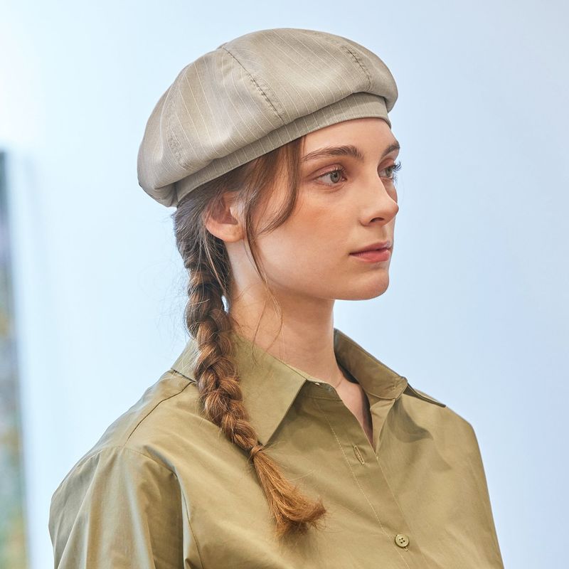 VA Cubic Stud Octagon Beret / Beige