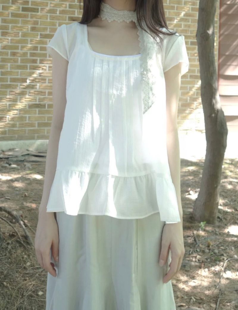 note blouse