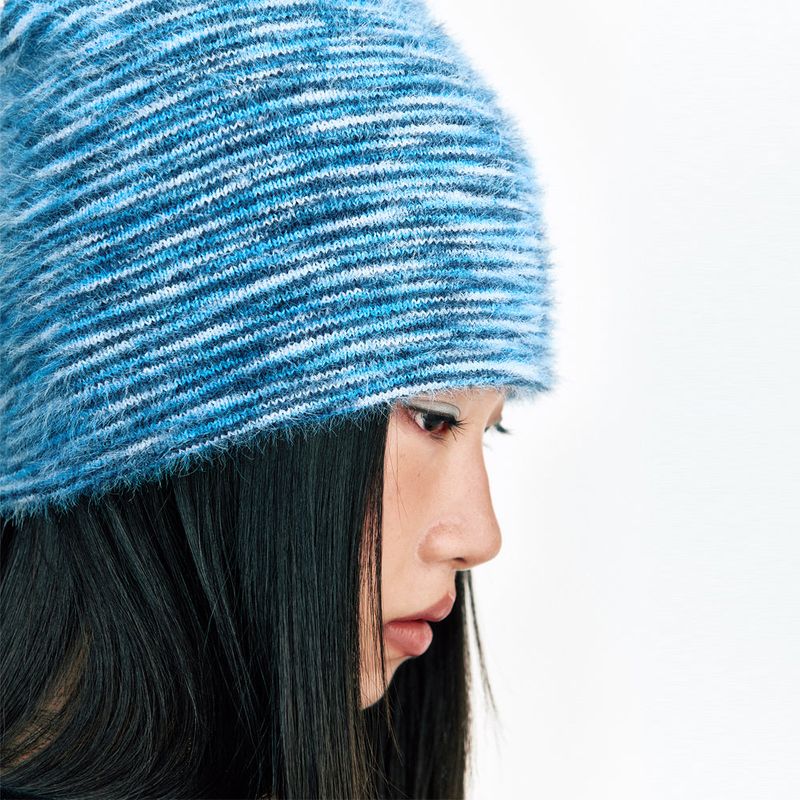 Sserpe(セルぺ)の「Soft Hairy Gradation Beanie Blue & Navy(Hats)」