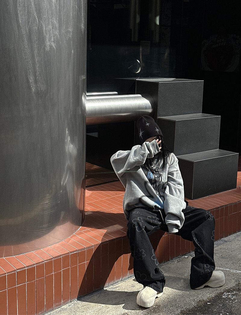[UNISEX] Wool napping flower oversized fit sweatshirt