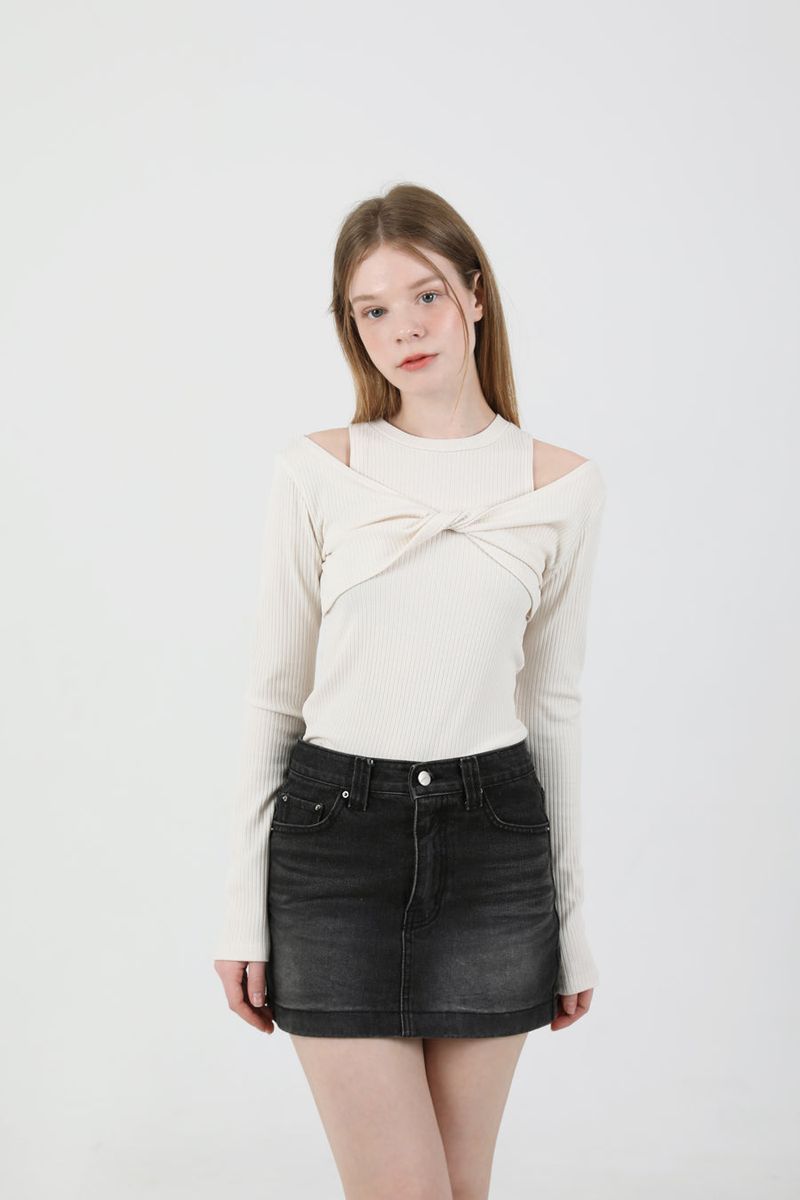 cattline(カトリーヌ)の「Layered Twist T-shirt Sleeveless Set Beige(Tops)」