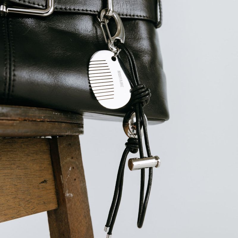 MOIFAIRE（モイフェア）の「LEATHER COMB LAYERED KEYRING / BLACK（Toys/Key Holders）」