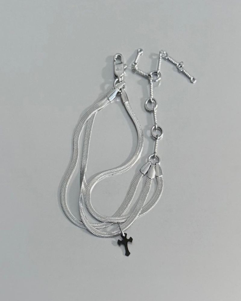 Gothic cross link bracelet