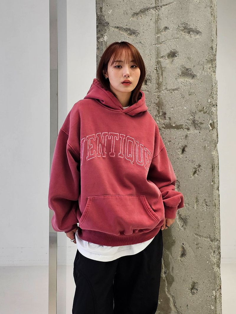 VENTIQUE（ベンティーク）の「VENTIQUE Pigment Logo embroidery Hoodie 3color（Tops）」