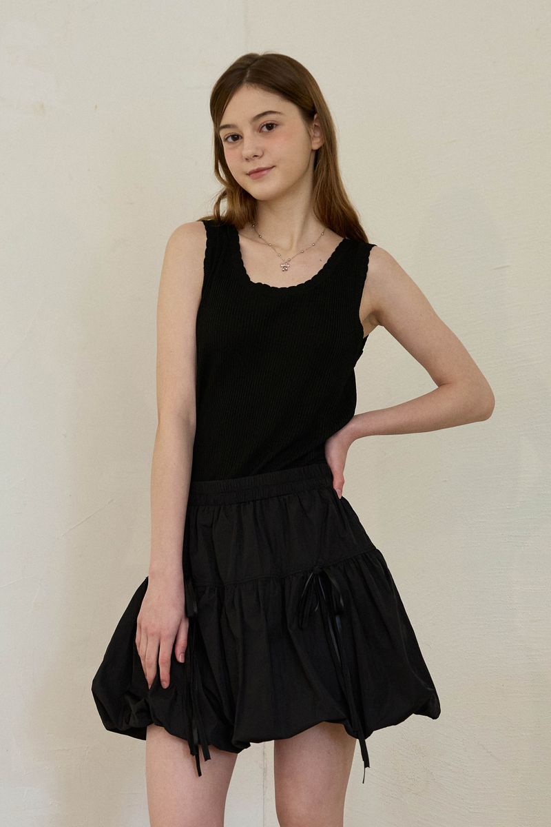PINK PINEAPPLE(ピンクパイナップル)の「TULIP SLEEVELESS (2 COLORS)(Tops)」