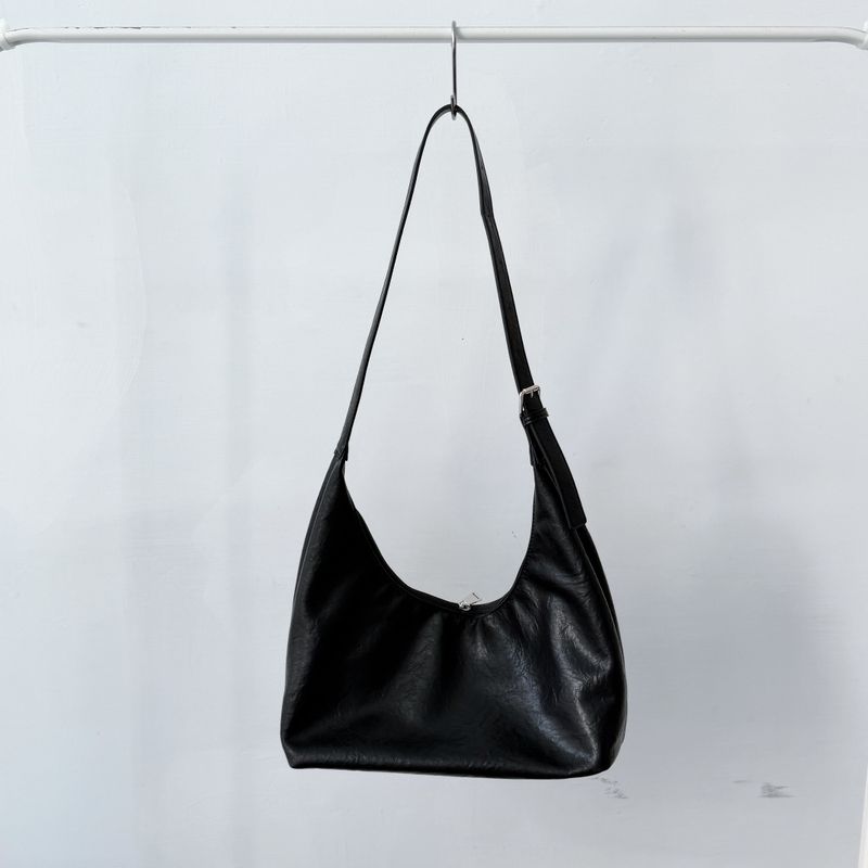FADE MEET（フェードミート）の「Minimal Drape Shoulder Bag（Bags）」