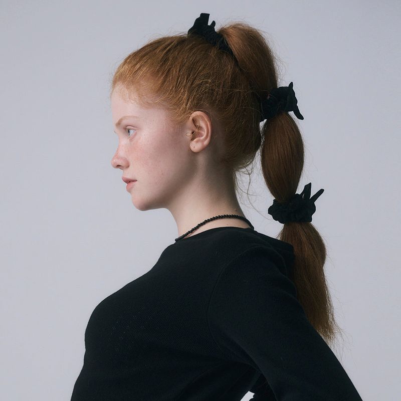RIBBON SCRUNCHIE, BLACK