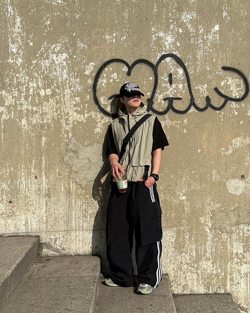 Line Nylon Track Cargo Pants - Black