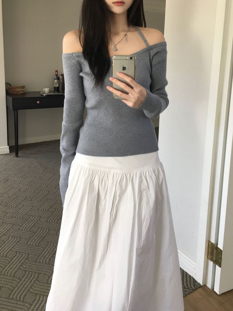 Kitten（キッテン）の「Halter Off-Shoulder Knitwear (2 colors)（Tops）」