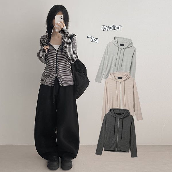 hijjoo（ハイチュー）の「Slim fit🤍 Stretch outer layer latte striped hoodie zip-up (3 colors)（Tops）」