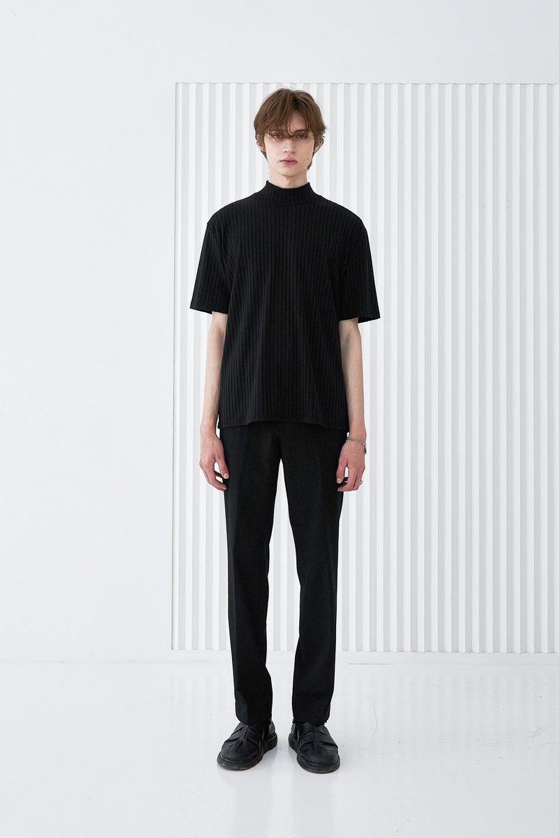 MOCK NECK HALF T-SHIRT BLACK