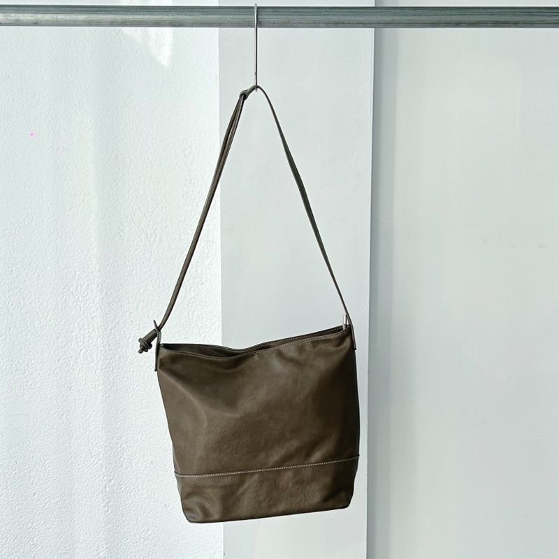 FADE MEET（フェードミート）の「Soft Leather Crossbody（Bags）」